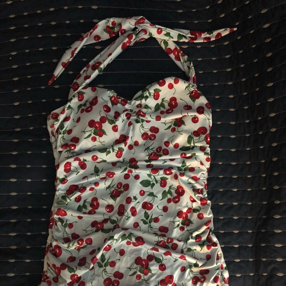 One piece, 50s pin-up style, halter swimsuit